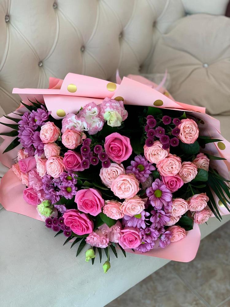 Букет цветов из: Хризантемы, Розы и Лизиантусы в Березово Воронежской области