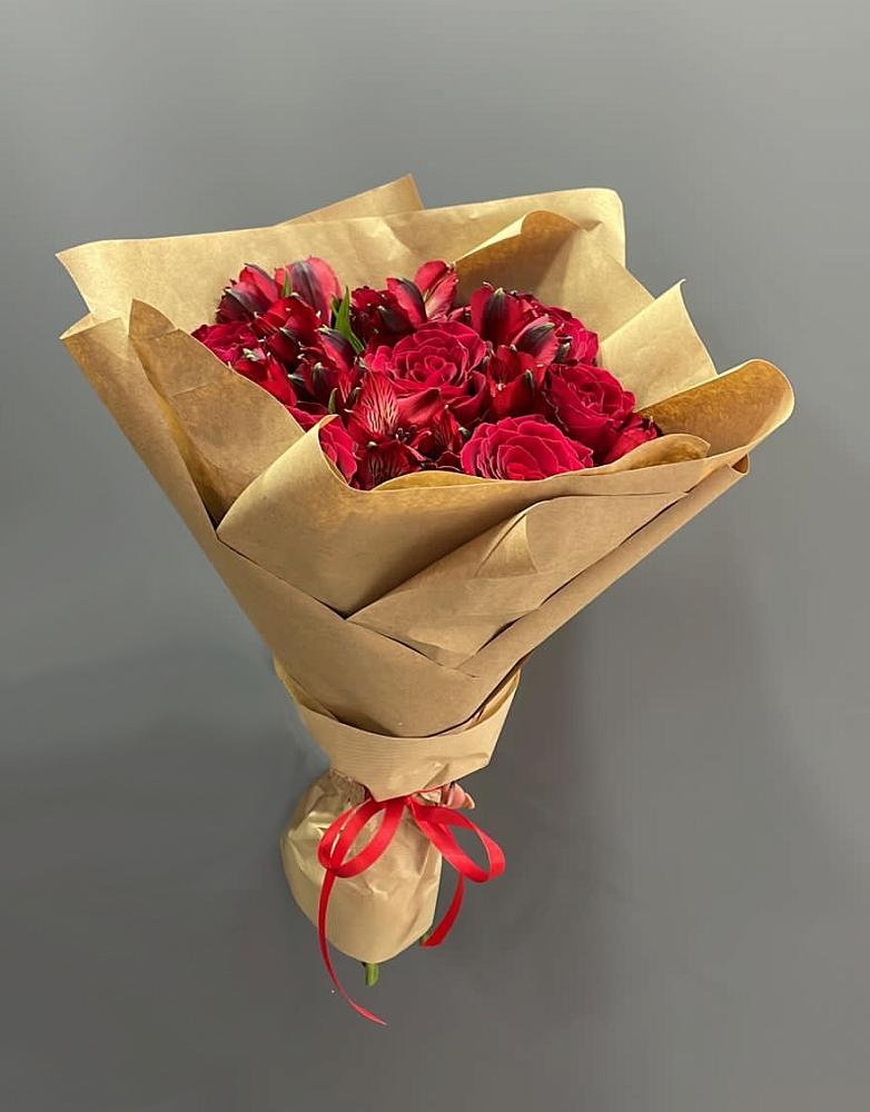 Букет цветов из: Альстромерии и Розы в Березово Воронежской области