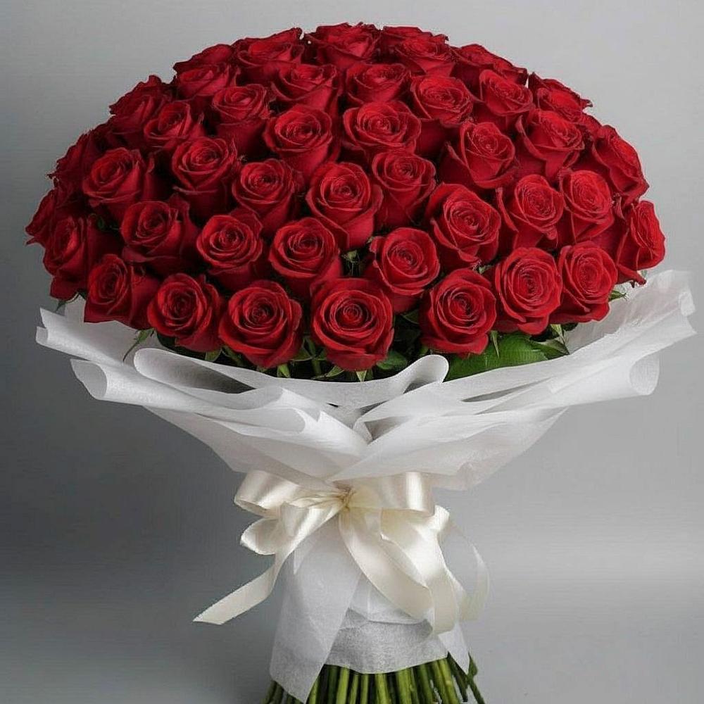 Букет 101 Красная роза Блэк Мэджик в Березово Воронежской области