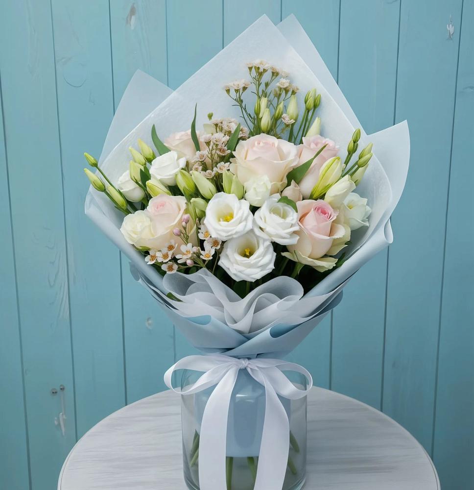 Букет цветов из: Розы и Лизиантусы в Березово Воронежской области