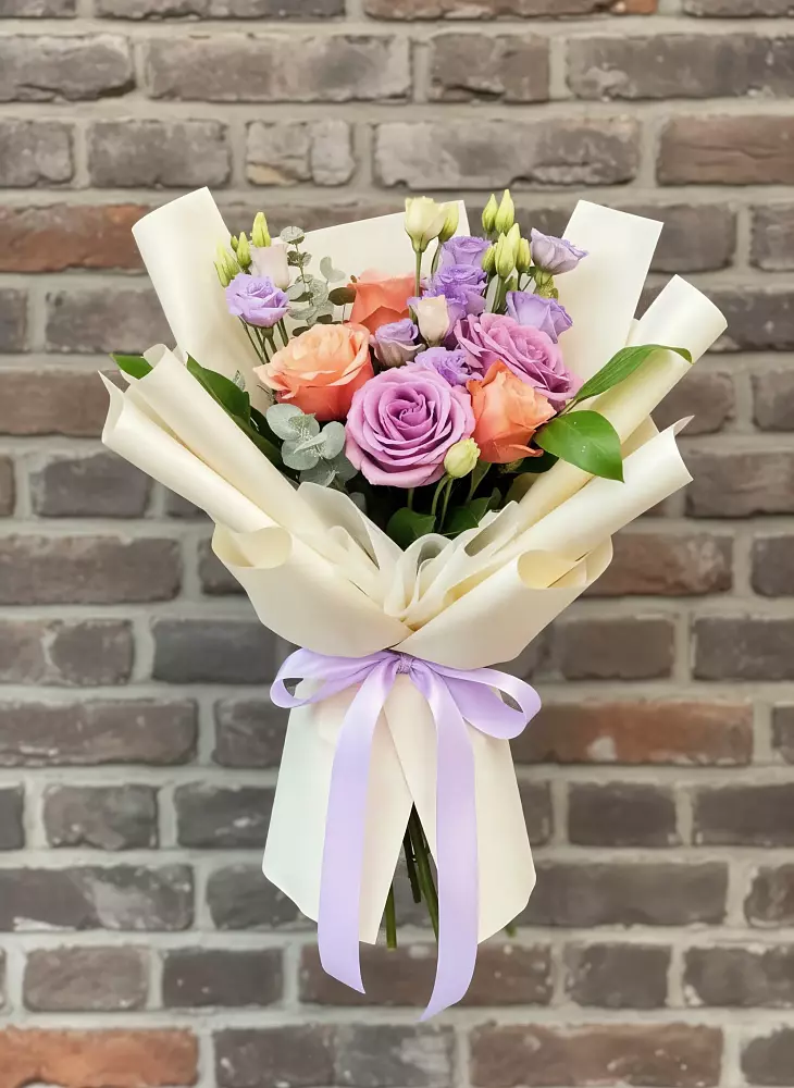 Букет цветов из: Лизиантусы и Розы в Березово Воронежской области