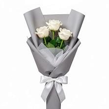 Букет 3 белые розы в Березово Воронежской области