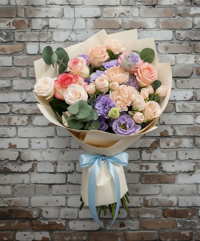 Букет цветов из: Розы, Лизиантусы и Гвоздики в Березово Воронежской области