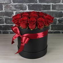 Цветочная композиция из Розы в шляпной коробке в Березово Воронежской области