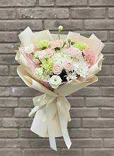 Букет цветов из:  Гвоздики, Розы, Лизиантусы и Хризантемы в Березово Воронежской области
