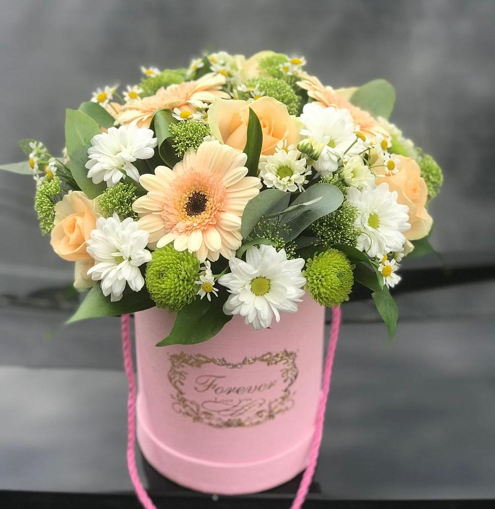 Цветочная композиция из Розы, Герберы и Хризантемы в шляпной коробке в Березово Воронежской области