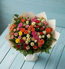Букет Микс из разноцветных кустовых роз в Березово Воронежской области